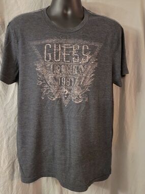 GUESS Men’s Heather Gray Logo Graphic Tee